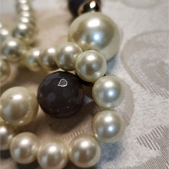 Vintage 70's Massive Glass Pearls Necklace - Picture 4 of 14